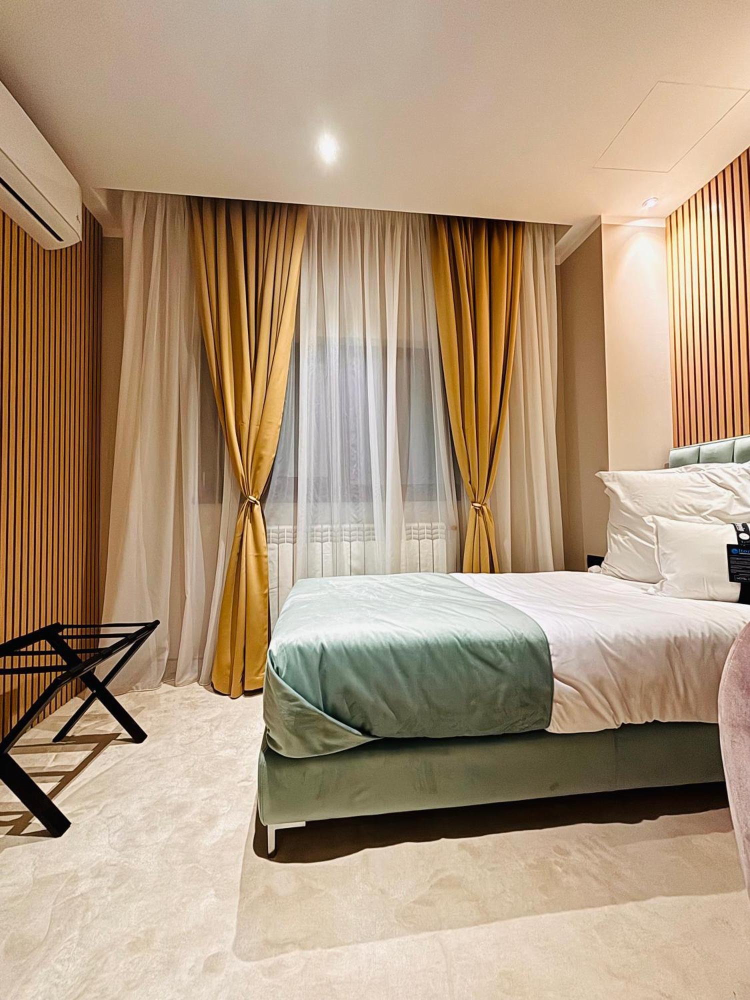 Hotel Clipa Ντρομπέτα-Τούρνου Σεβερίν Εξωτερικό φωτογραφία